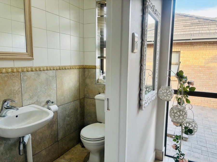 3 Bedroom Property for Sale in Vredenhof Sh Free State